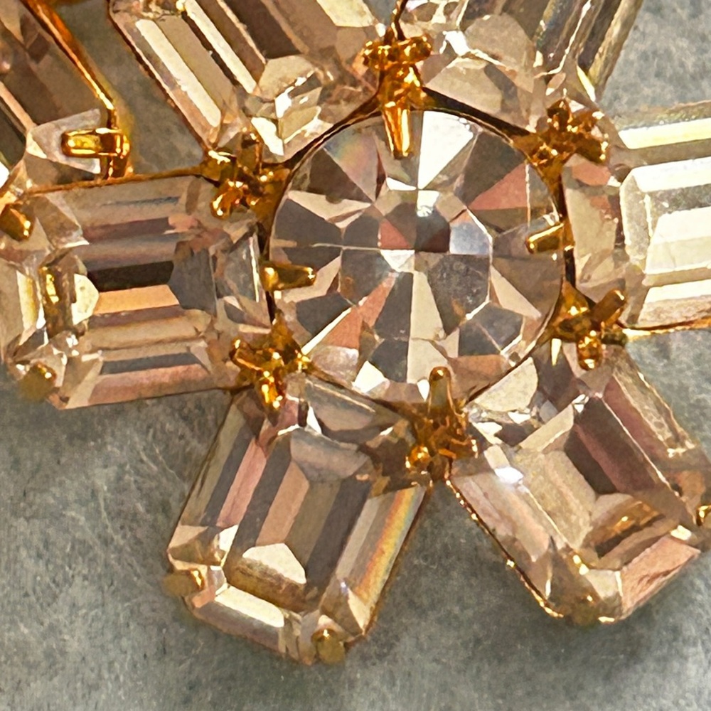 Vtg TRIFARI Sparkling Earrings-Mint Condition - Picture 6 of 7